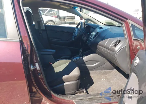 2018 Kia Forte Lx z USA, uszkodzony, nr VIN 3KPFK4A70JE204247